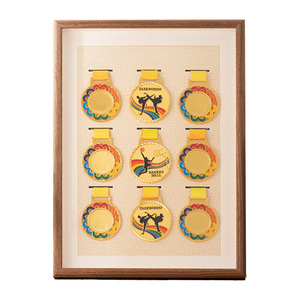 <span class=keywords><strong>Cadre</strong></span> en bois multi-en-un <span class=keywords><strong>pour</strong></span> les médailles de marathon et les photos d'événements sportifs Boîte de présentation commémorative <span class=keywords><strong>pour</strong></span> médailles <span class=keywords><strong>Cadre</strong></span> de cadeau de médailles - Product Image 1