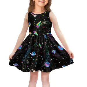 थोक अनुकूलित रंगीन स्टार ग्रह प्रिंट लड़की ब्लैक समर कैजुअल पार्टी-लाइन मिडी टैंक 2-14 टी बच्चों के लिए जेब के साथ पोशाक