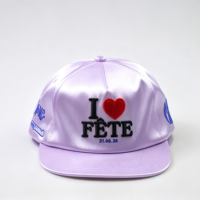 Gorras Deportivas Personalizadas al por Mayor para Hombre, MOQ Bajo, Alta Calidad, Logotipo Bordado, 5 Paneles, Satén Liso, Visera Plana, Cierre a Presión, Gorras Tipo Dad Hat