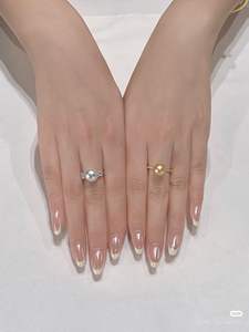 Faux <span class=keywords><strong>ongles</strong></span> classiques effet glaçage, inspirés de <span class=keywords><strong>Hailey</strong></span> <span class=keywords><strong>Bieber</strong></span>, rose nude doux avec superposition chromée irisée, finition nacrée brillante - Product Image 6