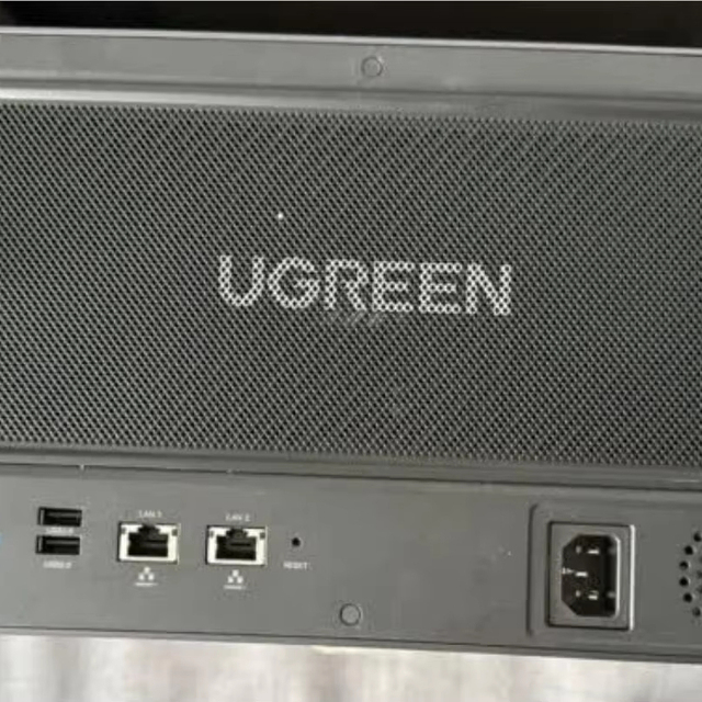Original New Ugreen DXP8800 Pro 8-Bay NAS, I7 1255u 10-Core CPU, 8GB DDR5 RAM, 2 * 10GbE, 2 * M.2 NVMe , 8K , (Diskless)