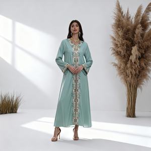 Robe longue Abaya élégante en polyester avec bordure en dentelle de luxe pour femmes musulmanes, sur mesure et en gros - Product Image 3