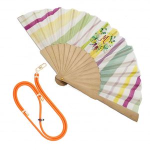 พัดมือพับได้ QM Take Away รุ่นคลาสสิค ขนาด 23 ซม. 16.5 ซม. ทำจากไม้ พร้อมสายสะพาย - Product Image 3