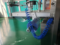 Machine de formage, de remplissage et de scellage d'ampoules en plastique à fond plat pour produits nutraceutiques liquides monodoses