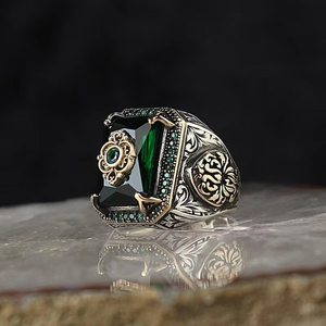 ZhuQian Großhandel Legierung <span class=keywords><strong>Retro</strong></span> Princess Cut Grüner Zirkon Ringe Herren Hip Hop Mode Handgefertigter Versilberter Punk <span class=keywords><strong>Ring</strong></span> Schmuck - Product Image 4