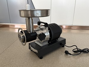 <span class=keywords><strong>Picadora</strong></span> <span class=keywords><strong>de</strong></span> Carne Modelo BEG208 para Uso Doméstico, Compatible con Batidoras KitchenAid, Nueva, con Motor Esencial para Uso en Restaurantes y Granjas - Product Image 3