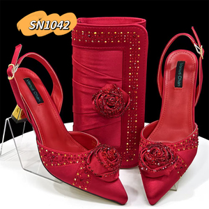 Inmyshop Spedizione Rapida Scarpe da Festa Italiane Dorate con Borsa Abbinata 2025 Scarpe da Sera Design Rosa Pochette Rettangolare per Scarpe Nigeriane - Product Image 2