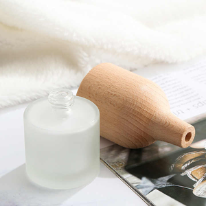Bouteille en verre de parfum transparent personnalisé de 30ml 50ml avec couvercle en bois ensemble de diffuseur de roseaux vide en spirale durable vente en gros - Product Image 4