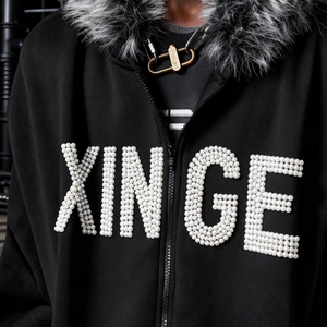 Hoodie Streetwear Homme Printemps 2026 avec Col en Fourrure, Imprimé Graphique Personnalisé Lettres Perles et Strass, Coupe Oversize Zippée et Ample - Product Image 3