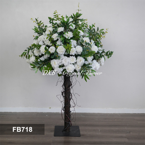 DKB Boule de fleurs artificielles blanches géantes de 90 cm, <span class=keywords><strong>bouquet</strong></span> de luxe avec feuillage d'eucalyptus, centre de table en fleurs artificielles - Product Image 2