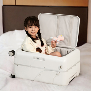 <span class=keywords><strong>Valise</strong></span> de voyage de luxe pour enfants <span class=keywords><strong>avec</strong></span> siège intégré, structure trapézoïdale et roues <span class=keywords><strong>avec</strong></span> frein - Product Image 4