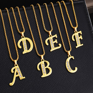 Nuova Collana con Ciondolo a Forma di Lettere Inglesi con 26 Zirconi, Placcata in <span class=keywords><strong>Oro</strong></span> 18K per Uomini e Donne Gioielli Creativi di Tendenza Europa America. - Product Image 1