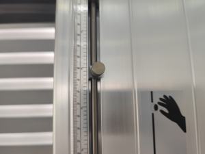 Machine d'essai universelle Servo 200kN pour le contrôle qualité des métaux, de l'acier, de l'aluminium, du plastique et du caoutchouc par traction et compression - Product Image 3