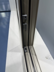 65 Series cửa sổ Nhôm chống trộm hiện đại xoay phong cách mở với kính E thấp & Khung hợp kim nhôm phá vỡ nhiệt - Product Image 6