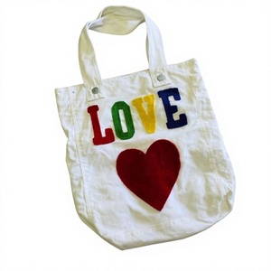 Sacs fourre-tout en toile de coton personnalisés pour femmes, avec poche zippée, motif lettres, logo imprimé par sublimation, durables, tendance, grande taille, vente en gros - Product Image 3