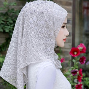 Voile islamique brodé floral 2025 - Foulard rectangulaire en dentelle et mousseline, fait main par des artisans - Product Image 2