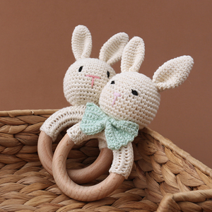 Fabbrica direttamente vendite Baby Weave ciuccio Clip Crochet Bunny Rabbit massaggiagengive sonaglio con campane anelli di legno giocattoli per bambini - Product Image 4