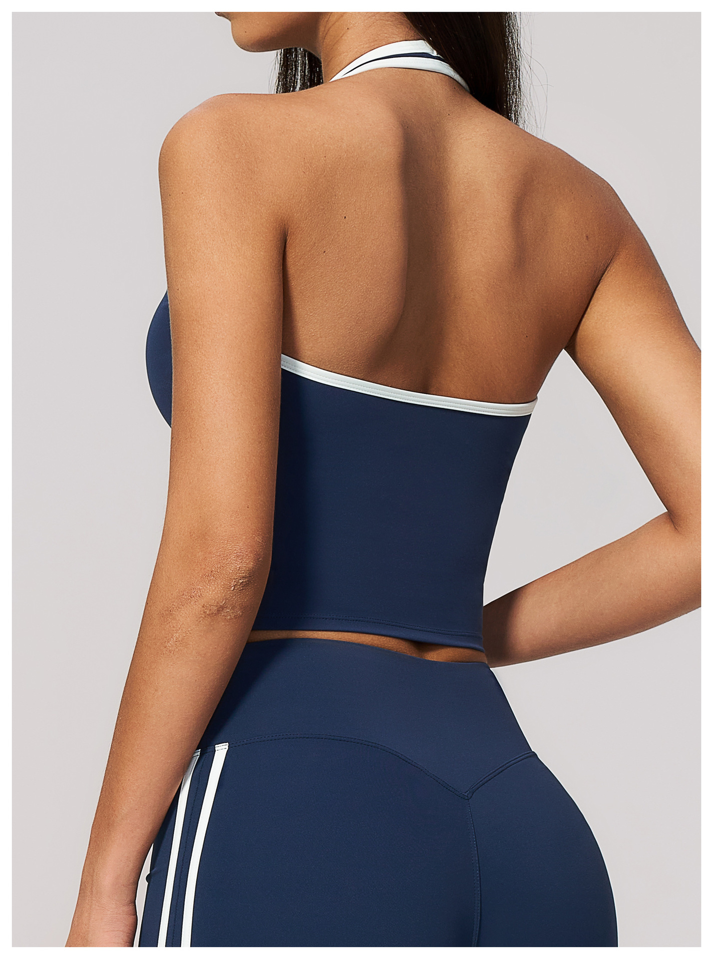 Color-Block Activewear Set: fabric, pocket and construction detail