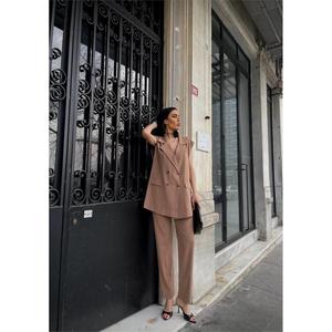 Conjunto de chaleco largo y pantalón a rayas marrones para mujer Polviscon - Product Image 1