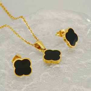 Ensemble de bijoux pour femmes, collier et boucles d'oreilles en acier titane plaqué or 18 carats, trèfle à quatre feuilles, coquille naturelle, 2023 - Product Image 3