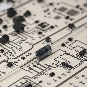 मूल 1n5399 1n4148 रेक्टिफायर डू-15 1.5a 1000v <span class=keywords><strong>12v</strong></span> 58*0.68mml इलेक्ट्रिक उपकरण सर्किट बोर्ड के लिए छेद के माध्यम से - Product Image 5