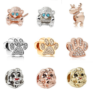 Collection de perles animales à gros trous personnalisées, en alliage, avec têtes de singe, <span class=keywords><strong>patte</strong></span> d'ours, élan et tête de lion incrustées de diamants - Product Image 1