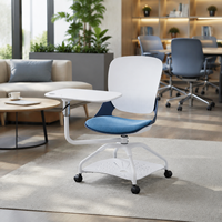 Chaise de formation pivotante mobile BIFMA avec tablette d'écriture, coussin en tissu et étagère de rangement pour salle de classe et salle de conférence