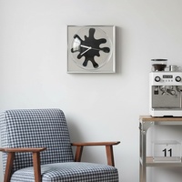 Nouvelle horloge murale abstraite en métal de style nordique, rétro, haut de gamme, tendance, design Bauhaus silencieux pour salon