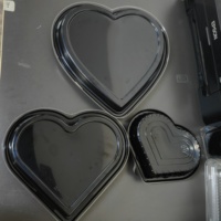 Aangepaste Huisdier Gouden Hart Vorm Chocolade Verpakking Met Deksel Plastic Fruit Bramen Container Met Afdichting