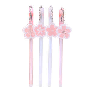Stylo gel en forme de fleur de cerisier 2022 pour filles, stylo en plastique personnalisé en gros avec encre bleue multicolore, largeur d'écriture 0,5 mm - Product Image 1