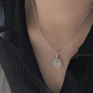 Colgante de Plata de Ley S925 con Microincrustaciones de Circonita, Estilo Vintage Simple y Moderno, Estrella de Seis Puntas con Diseño de Nicho - Product Image 3