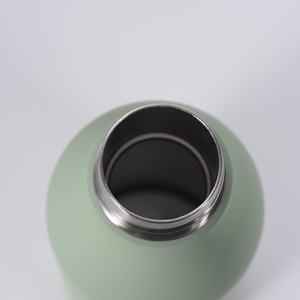 Vente d'usine peinture en caoutchouc soft tuch 550ML flacon à vide isolé à double paroi bouteille d'eau isolée thermique en acier inoxydable - Product Image 4