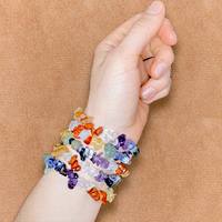 AHAYA Kit de fabrication de bijoux DIY en argile fait main, avec boîte de 24 compartiments, comprenant des perles géométriques en pierre naturelle multicolores de haute qualité