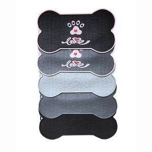 Modernos Tapetes de Silicona de Goma Impermeables y Libres de BPA para Alimentación de Perros y Gatos - Product Image 1