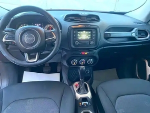 Auto Usado con Personalización Interior Disponible, Jeep Renegade 2017 2018 2019, SUV Automático - Product Image 3