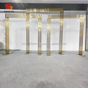 โครงโลหะโค้งสีทองแบบเรียบฉากหลังแบบโค้งสแตนเลสสำหรับตกแต่งเวทีสำหรับงานแต่งงานงานอีเว้นท์ - Product Image 3