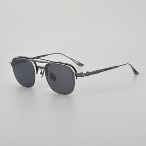 Monturas de <span class=keywords><strong>gafas</strong></span> de titanio ligeras de alta calidad <span class=keywords><strong>para</strong></span> hombre y mujer, monturas de <span class=keywords><strong>gafas</strong></span> de titanio cuadradas, <span class=keywords><strong>gafas</strong></span> con <span class=keywords><strong>Clip</strong></span> de sol magnéticas de lectura personalizada - Product Image 6