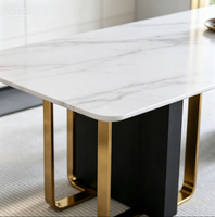 Juego de Mesa de Comedor de Mármol Blanco Italiano de Lujo Ligero con Vetas de Roca, Personalizable con Marco Metálico Dorado Opcional en Dos Colores