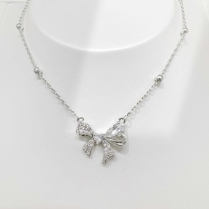 Collar con colgante de lazo de plata de ley 925 personalizado, chapado en rodio, con cristales de imitación, para niñas, venta al por mayor - Product Image 1