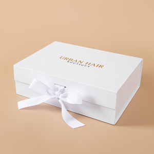 Ensemble de boîtes cadeaux personnalisées avec fermeture magnétique blanche, carton rigide de luxe pour les anniversaires et les occasions spéciales - Product Image 4