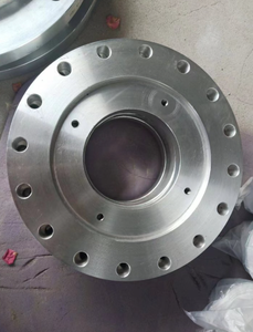 Brida de Cara Elevada ASTM A105 de 1 Pulgada con 4 Orificios para Pernos, de Acero al Carbono Estándar, Disponible para OEM, para Uso en Tuberías Industriales Generales - Product Image 2