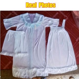 Set Pigiama Tre Pezzi da Donna: Camicia da Notte con Spalline + Pantaloncini + Giacca <span class=keywords><strong>Corta</strong></span> in <span class=keywords><strong>Pizzo</strong></span>, Completo Estivo da Notte per Signora - Product Image 3