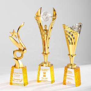 2024 नई थोक कस्टम धातु ट्रॉफी खेल प्रतियोगिता चैंपियन इवेंट शानदार क्रिस्टल ट्रॉफी अनुकूलित लोगो शब्द - Product Image 2