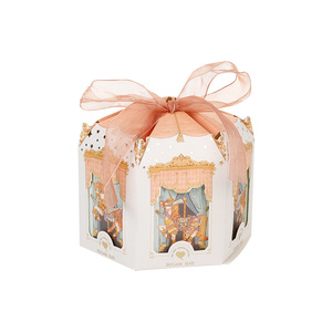 Vente en gros Boîte à bonbons de mariage hexagonale Carrousel pliable et coffrets cadeaux créatifs pour la fête des enfants au chocolat - Product Image 1