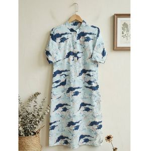 Elegante Vestido Corto con Estampado Floral para Mujer, Vestido Camisero con Botones en Azul y Rosa, Perfecto para Uso Diario - Product Image 3