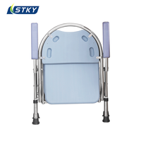 Chaise de toilette pliante portable avec dossier et assise rembourrée en cuir pour les patients alités souffrant de troubles aux jambes et aux pieds