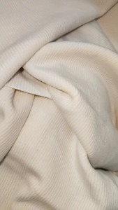 Tissu en velours côtelé respirant et léger de bonne qualité, importé, doux et chaud pour manteaux, vêtements d'hiver, articles de mode en gros - Product Image 2