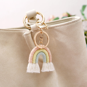Venta al por mayor respetuoso con el medio ambiente Boho Multicolor borla llaveros hecho a mano Arco Iris tejido coche llavero titular UV impreso bolsa colgante - Product Image 5