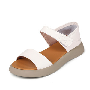 Nouveautés Xuanhui, sandales majestueuses et brillantes à plateforme de 2,5 cm en cuir de vache véritable beige avec fermeture à scratch pour femmes - Product Image 6