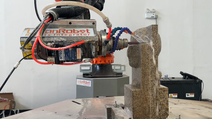 KR210-2700 CNC Router New Condition Stone Robot Automatic Tool Changer for  Cutting Milling Features Bearing Motor Engine Core